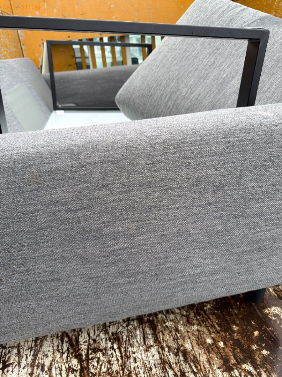 【青森市】三人掛けソファー、ローテーブルの回収・処分ご依頼