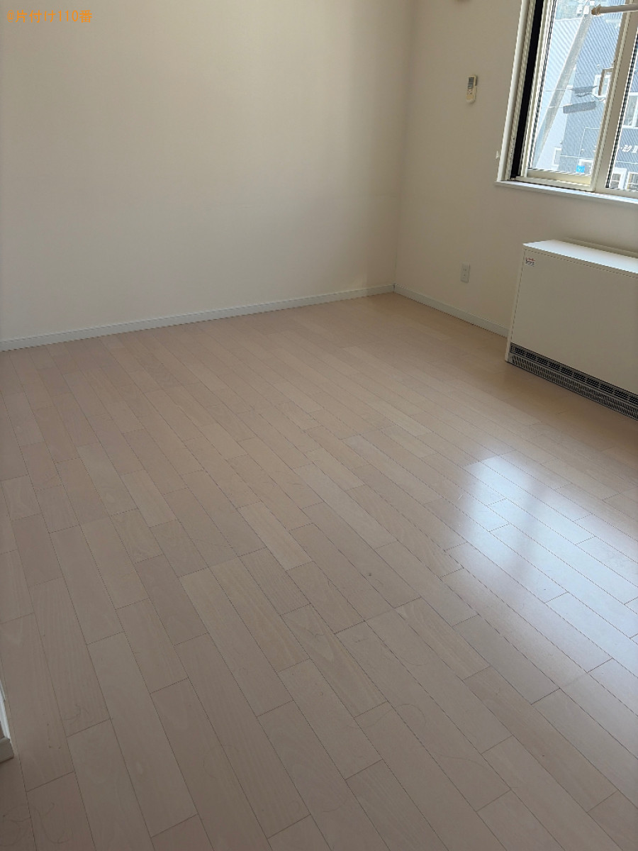 こたつ、マットレス付きシングルベッド、布団、クッション等の回収