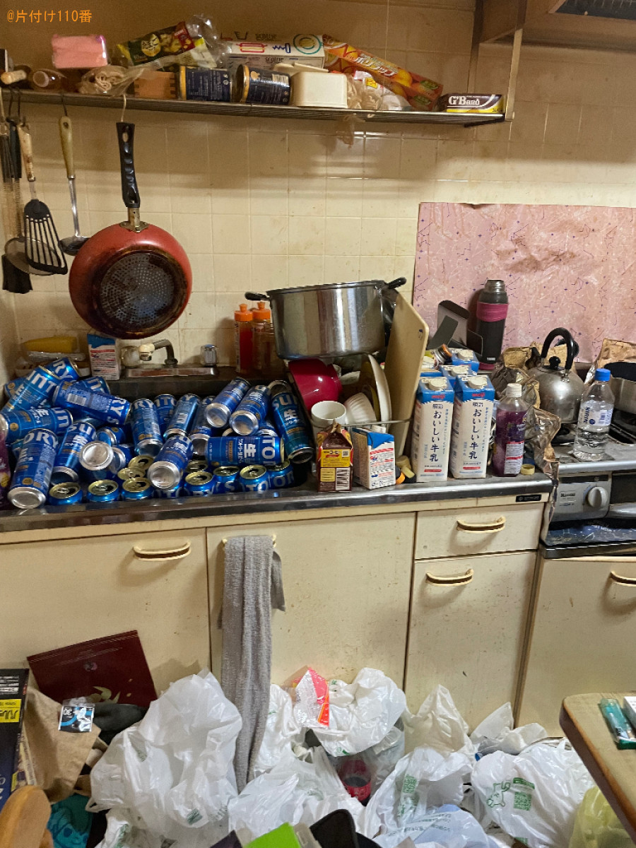 カラーボックス、本、調理器具、家財一式、一般ごみ等の回収・処分