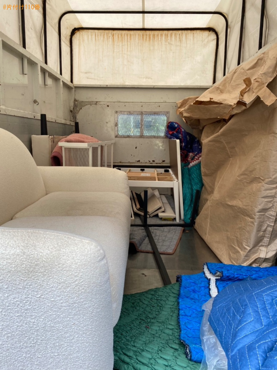 荷物（ダブルベッド、二人掛けソファー、テーブル、棚等）の運搬作業