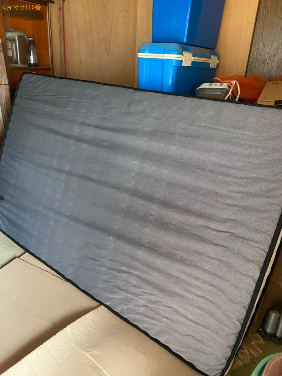 荷物（ダブルベッド、二人掛けソファー、テーブル、棚等）の運搬作業